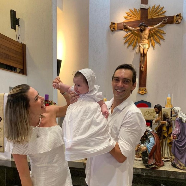 Giba e Maria Luiza Daudt batizam Brianna (Foto: Reprodução/Instagram)