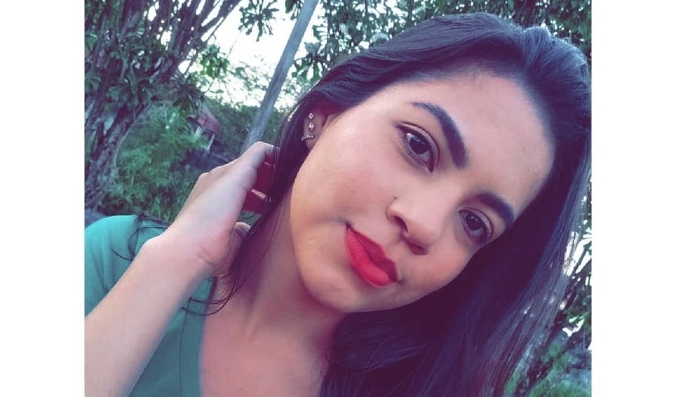 Estudante de odontologia Kellen Mota Braga foi morta a tiros em Manaus, ao entrar em área comandada pelo crime organizado. — Foto: Arquivo Pessoal