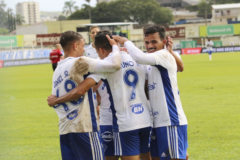 Análise: Cruzeiro cumpre missão, liga secador e cresce na reta final do Campeonato Mineiro