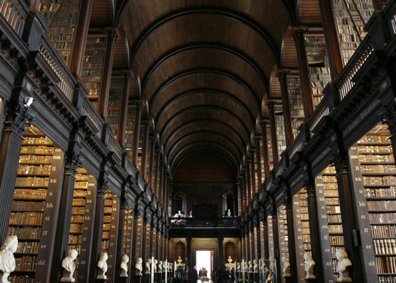 Biblioteca da Trinity College, na Irlanda (Foto: Divulgação)
