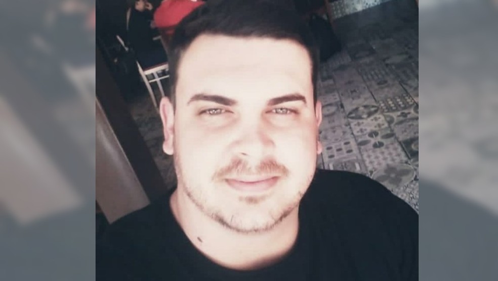 Samuel Travaglia Rosseto, de 27 anos, estava no carro e morreu no local do acidente — Foto: Arquivo pessoal