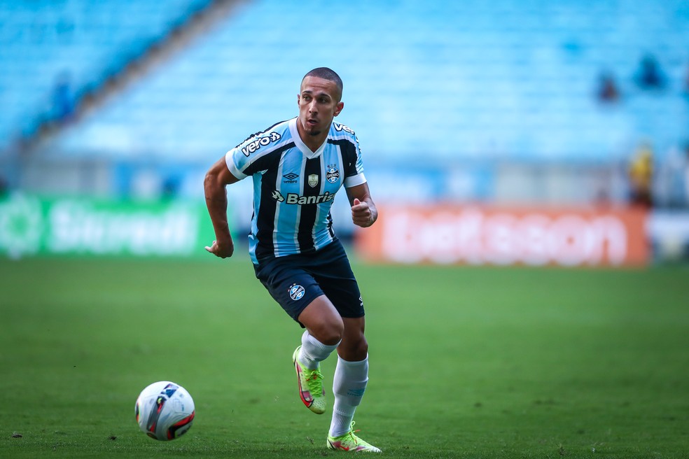 Nicolas, lateral-esquerdo do Grêmio — Foto: Lucas Uebel/Grêmio