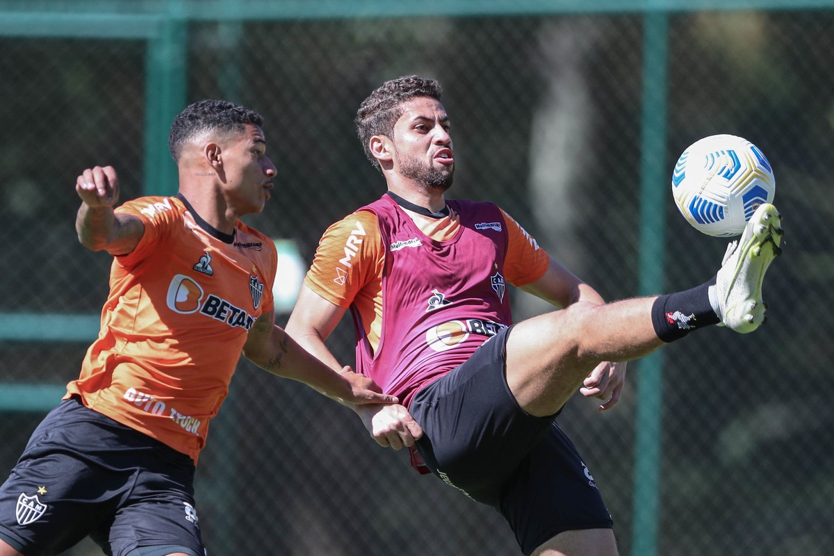 Gabriel recebe oferta do Japão, e Atlético-MG tende a vender outro zagueiro da casa para o exterior - Vimarsana News