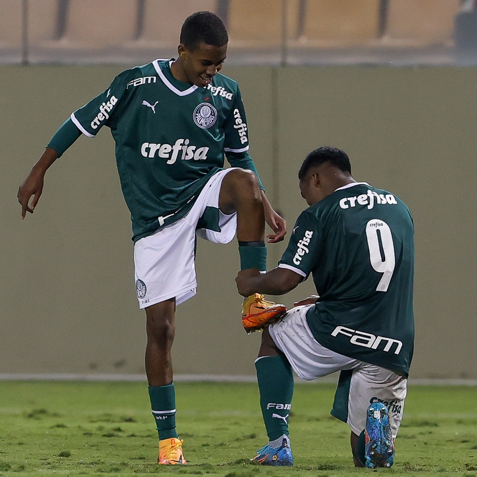 Destaque da base do Palmeiras abandona apelido de Messinho e se apresenta:  "Meu nome é Estevão" | palmeiras | ge