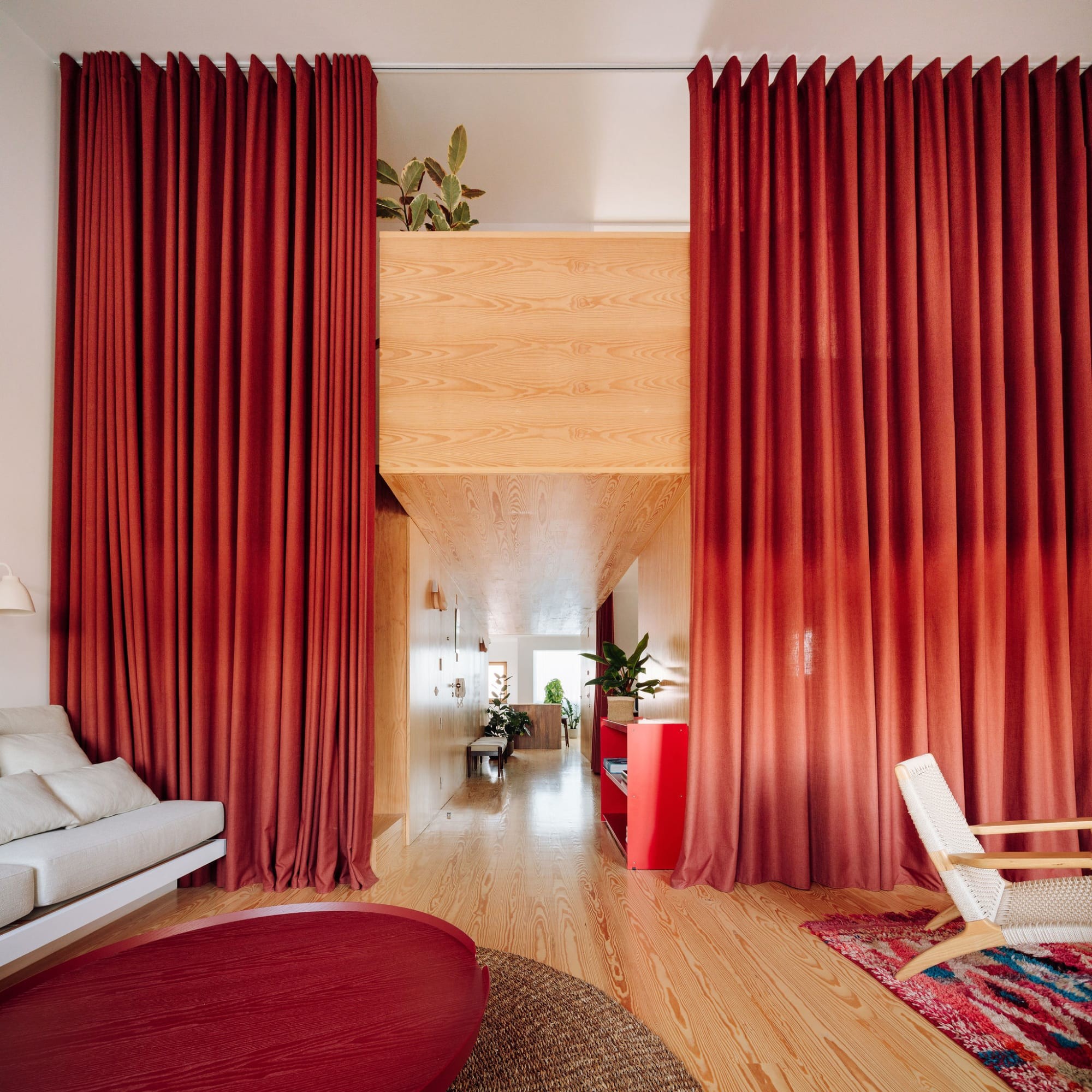 Décor do dia: sala de estar com lareira e clima aconchegante (Foto: Francisco Nogueira)