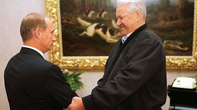 Putin se tornou o presidente interino da Rússia em 1999, após a renúncia de Boris Yeltsin (Foto: AFP via BBC News)