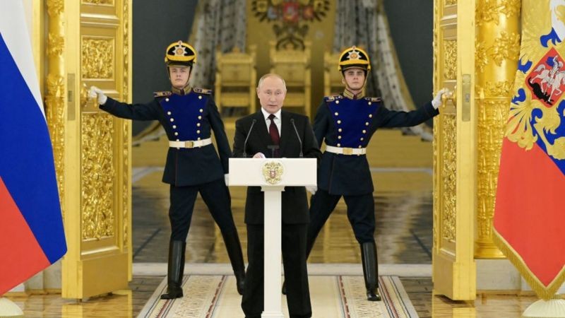 Desde que assumiu o poder em 2000, Vladimir Putin não escondeu sua determinação em restaurar status da Rússia como potência global depois de testemunhar colapso da União Soviética (Foto: Getty Images via BBC News)