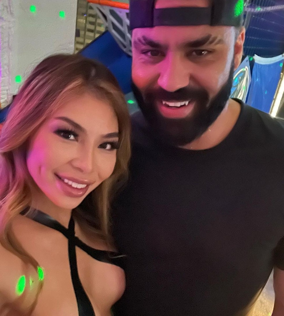 Christine Mae e o estilista Joel Alvarez — Foto: Instagram