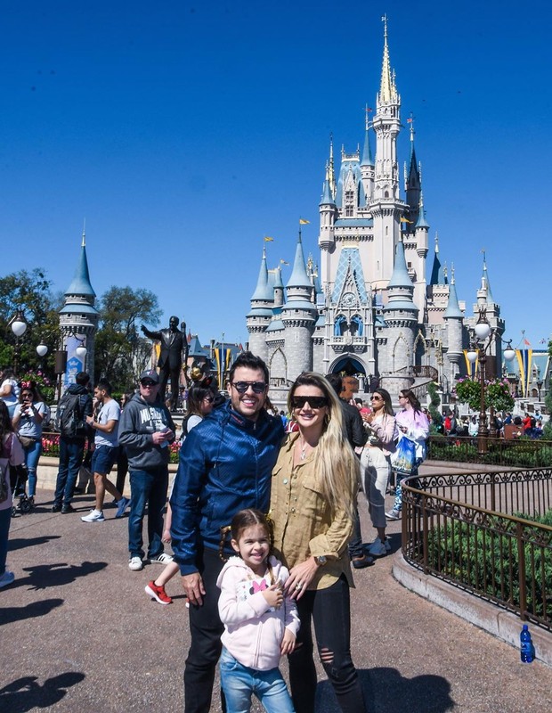 Ceará curte Disney com Mirella Santos e Valentina (Foto: Reprodução/Instagram)