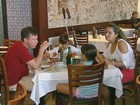 Restaurantes esperam movimento
intenso neste domingo de Natal