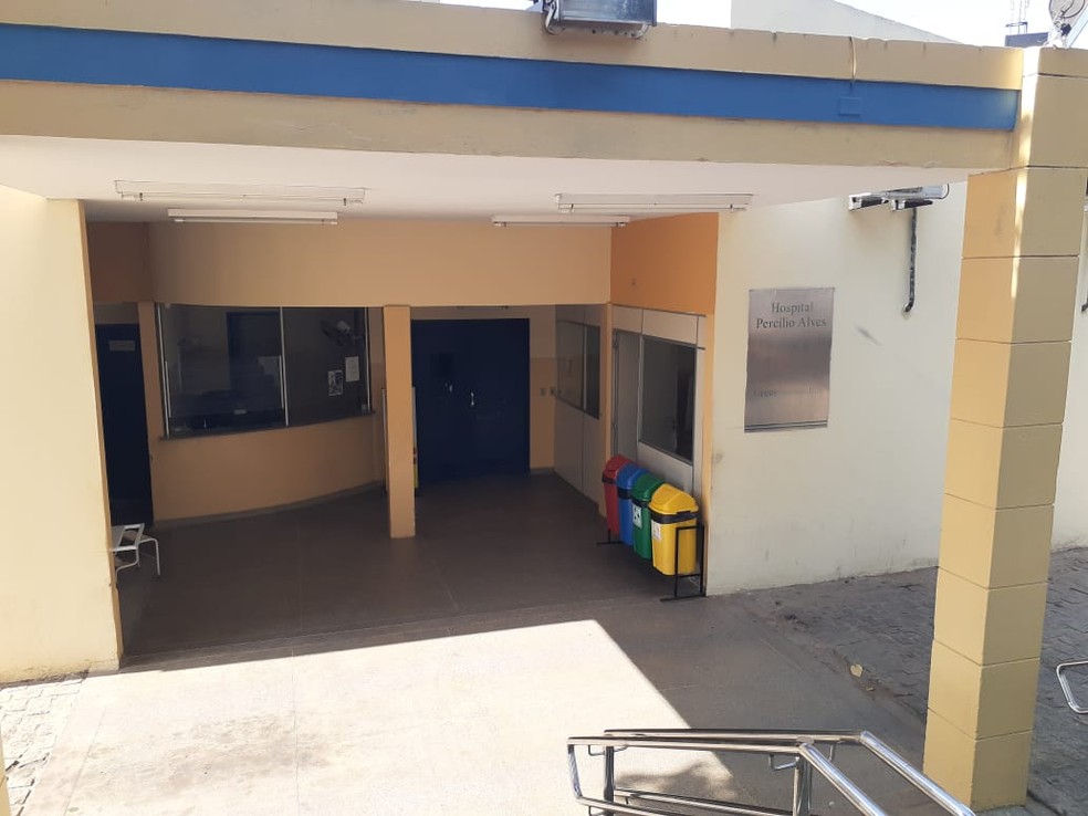 Hospital Municipal de Ceará-Mirim está lotado com pacientes de Covid-19, 'mesmo sendo referência em obstetrícia'.  — Foto: Kleber Teixeira/Inter TV Cabugi