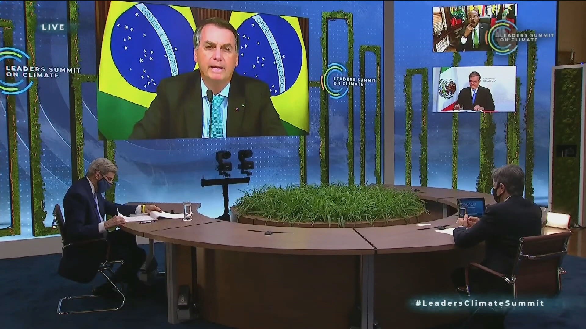 Bolsonaro promete reduzir emissões e pede 'justa remuneração' por 'serviços ambientais' prestados pelo Brasil thumbnail