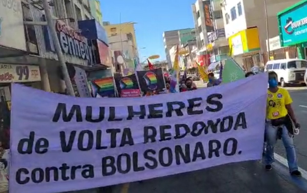 Manifestantes fazem atos contra Bolsonaro e a favor da vacina no Sul do Rio - Vimarsana News