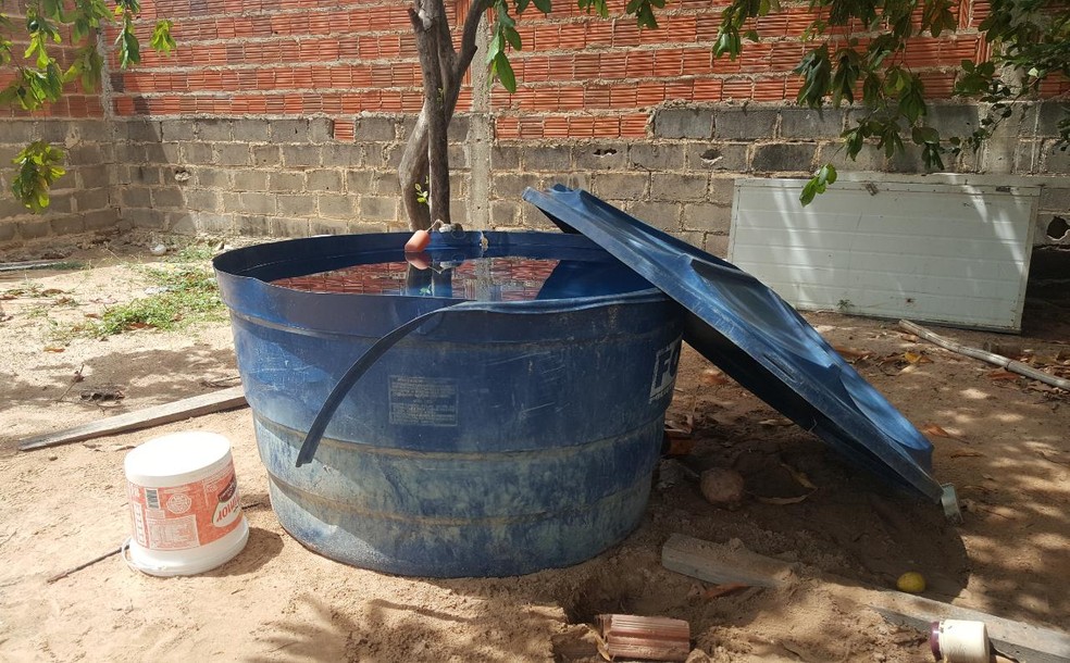 Caixa d'água onde o menino de um ano e oito meses se afogou em Mossoró — Foto: Sara Cardoso/Inter TV Costa Branca
