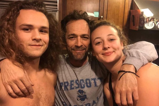 Luke Perry e os filhos Jack e Sophie (Foto: Reprodução/Instagram)