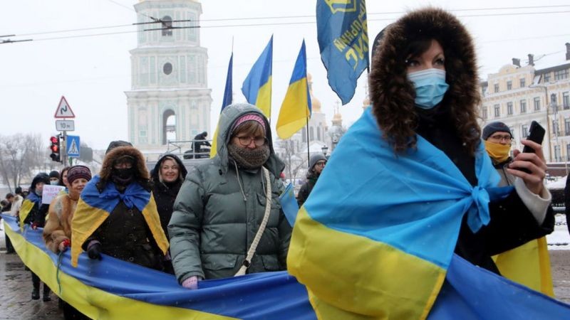 Ocidente advertiu que ampliaria sanções a Moscou no caso de uma invasão à Ucrânia (Foto: Reuters via BBC News)