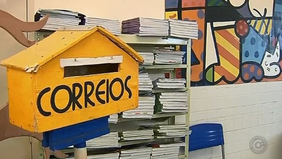 Projeto incentiva estudantes a escreverem cartas em Botucatu — Foto: Reprodução/TV TEM
