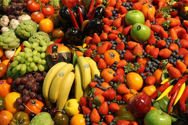 Frutas e vegetais são bem-vindos (Foto: Getty Images)