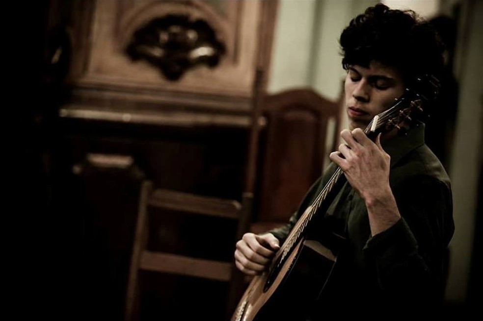  violonista cuiabano André Marcílio será o solista da noite — Foto: Divulgação