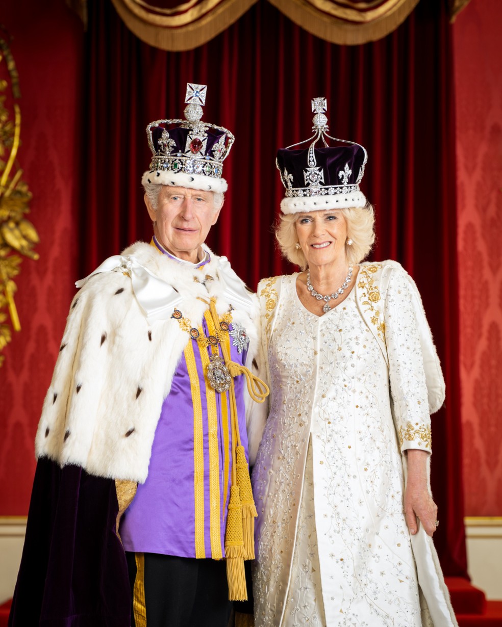 Foto oficial de Charles III e Camilla — Foto: Reprodução/royal.uk