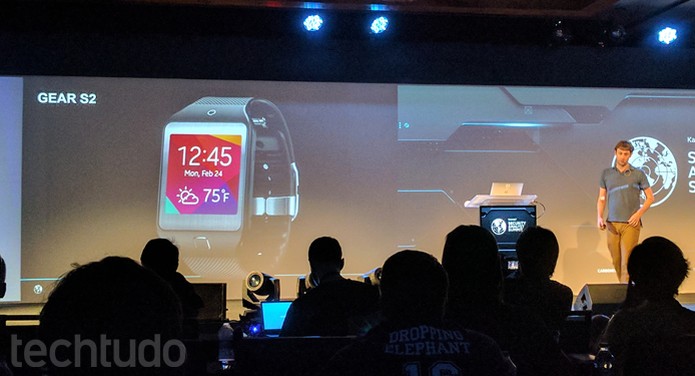 Tizen está instalado em alguns dos vários smartwatches da Samsung (Foto: Melissa Cruz / TechTudo)