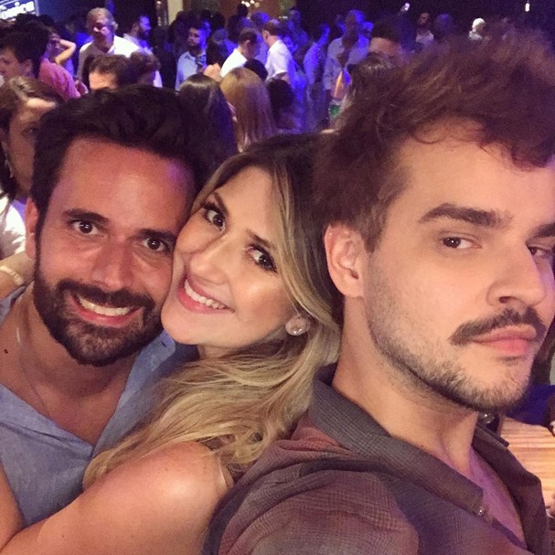 Carolina Loureiro Partilha Fotografia Amorosa Com O Namorado Vitor Kley Vídeos das celebridades e famosos. cz erlleverstilfabbva gq