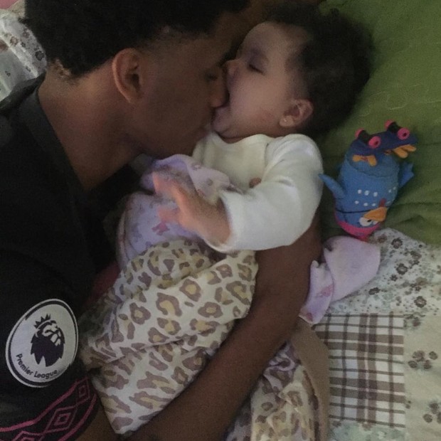 Caio Cabral e a filha, Manuela, de 2 anos (Foto: Reprodução/Instagram)