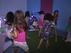 Empresária faz sucesso organizando festas do pijama para crianças