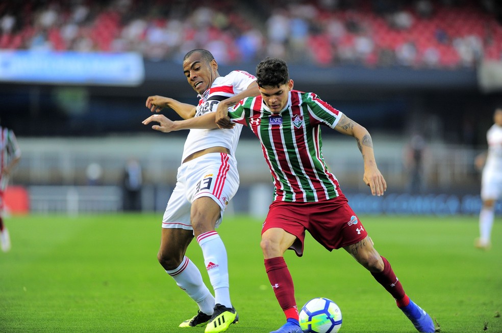 Ayrton Lucas disputou ao todo 61 jogos pelo time principal do Fluminense — Foto: Marcos Ribolli