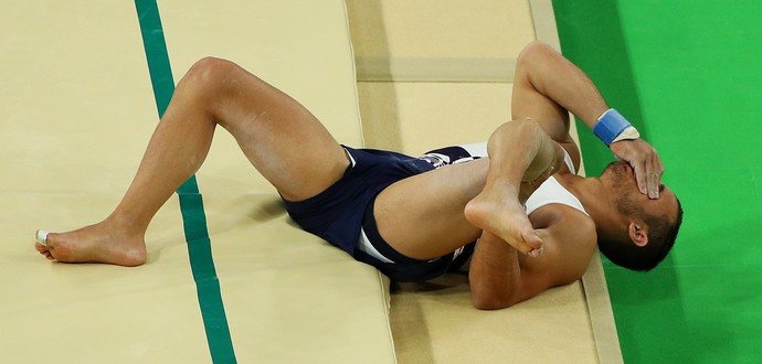 Samir Ait Said quebra a perna na Olimpíada (Foto: Getty Images)