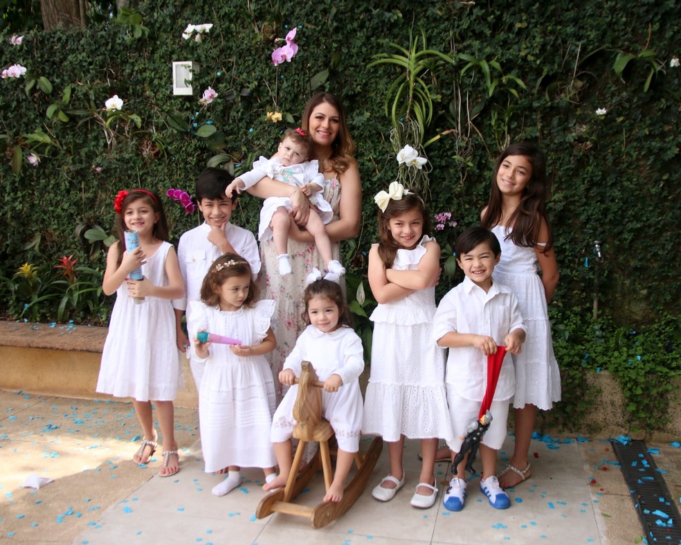 Mariana com os filhos — Foto: Arquivo pessoal