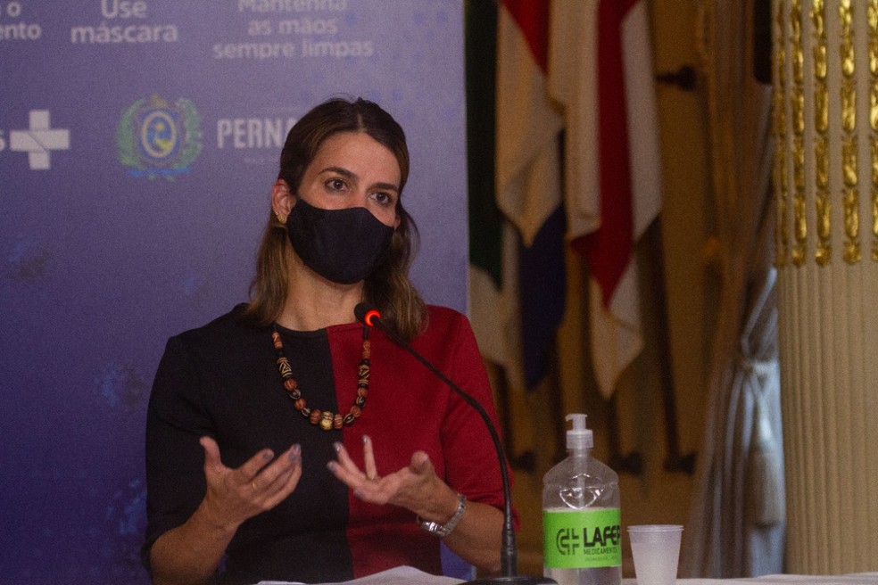 Secretária Executiva de Desenvolvimento Econômico de Pernambuco, Ana Paula Vilaça, durante pronunciamento pela internet — Foto: Miva Filho/SES-PE