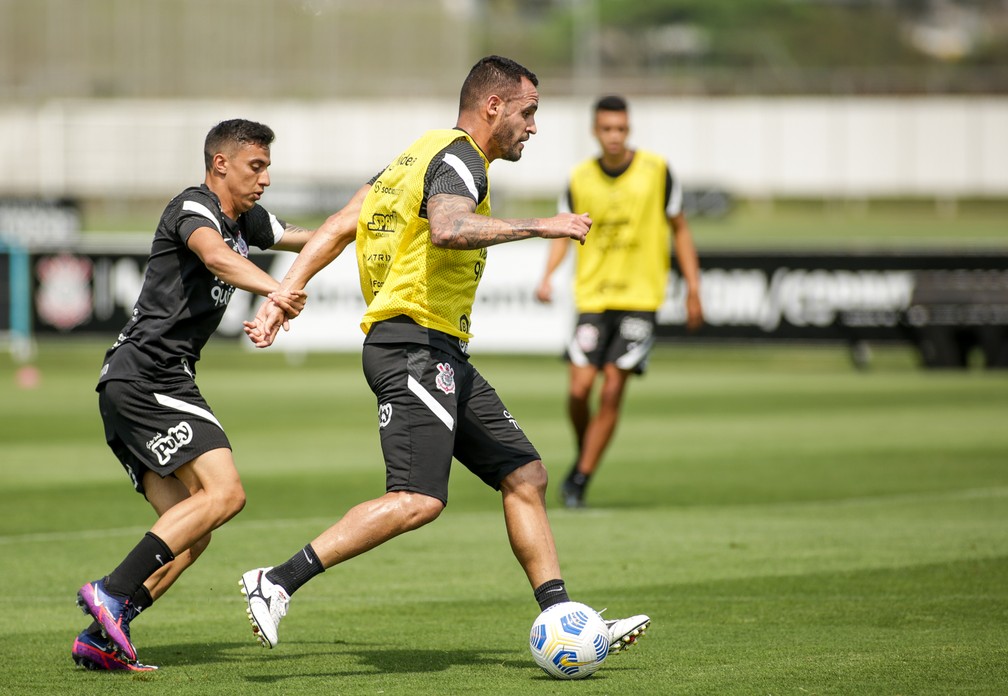 Mantuan é relacionado pela sexta vez e aguarda oportunidade para voltar a atuar pelo Corinthians 