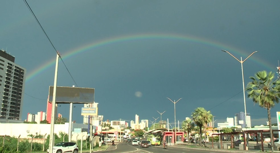 Arco-íris duplo registrado em Teresina — Foto: Reprodução /TV Clube