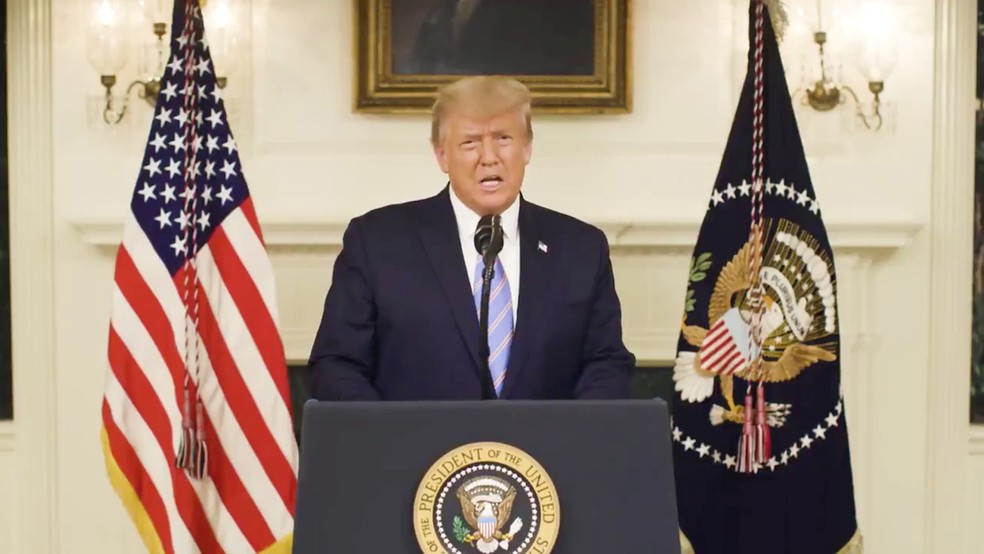 Donald Trump, em vídeo gravado na quinta-feira (7) — Foto: Twitter/via Reuters