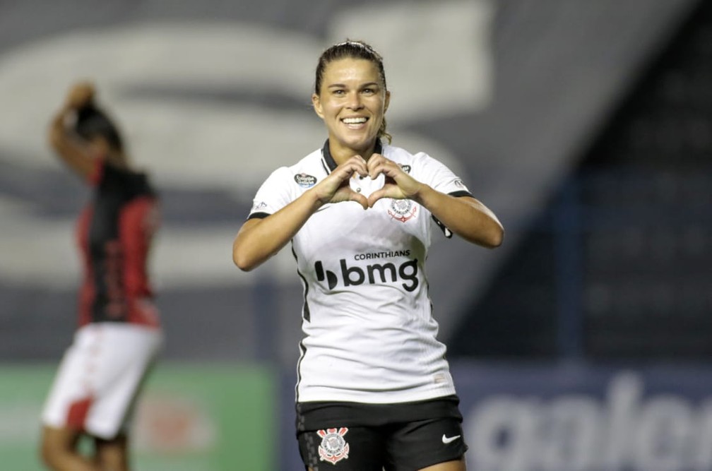 Corinthians Goleia O Vitoria E Segue Firme Na Lideranca Do Brasileirao Feminino Corinthians Ge