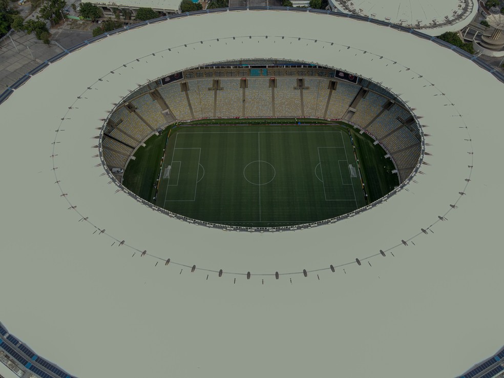 Vista aérea do Maracanã: administração do estádio é alvo de disputa entre clubes cariocas  — Foto: Thiago Ribeiro/AGIF