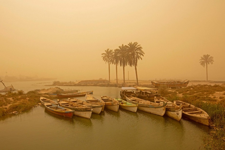 Tempestade de areia toma a cidade de Basra, no Sul do Iraque