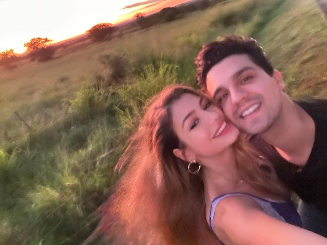 Luan Santana e Izabela Cunha tiraram fotos românticas (Foto: Reprodução/Instagram)