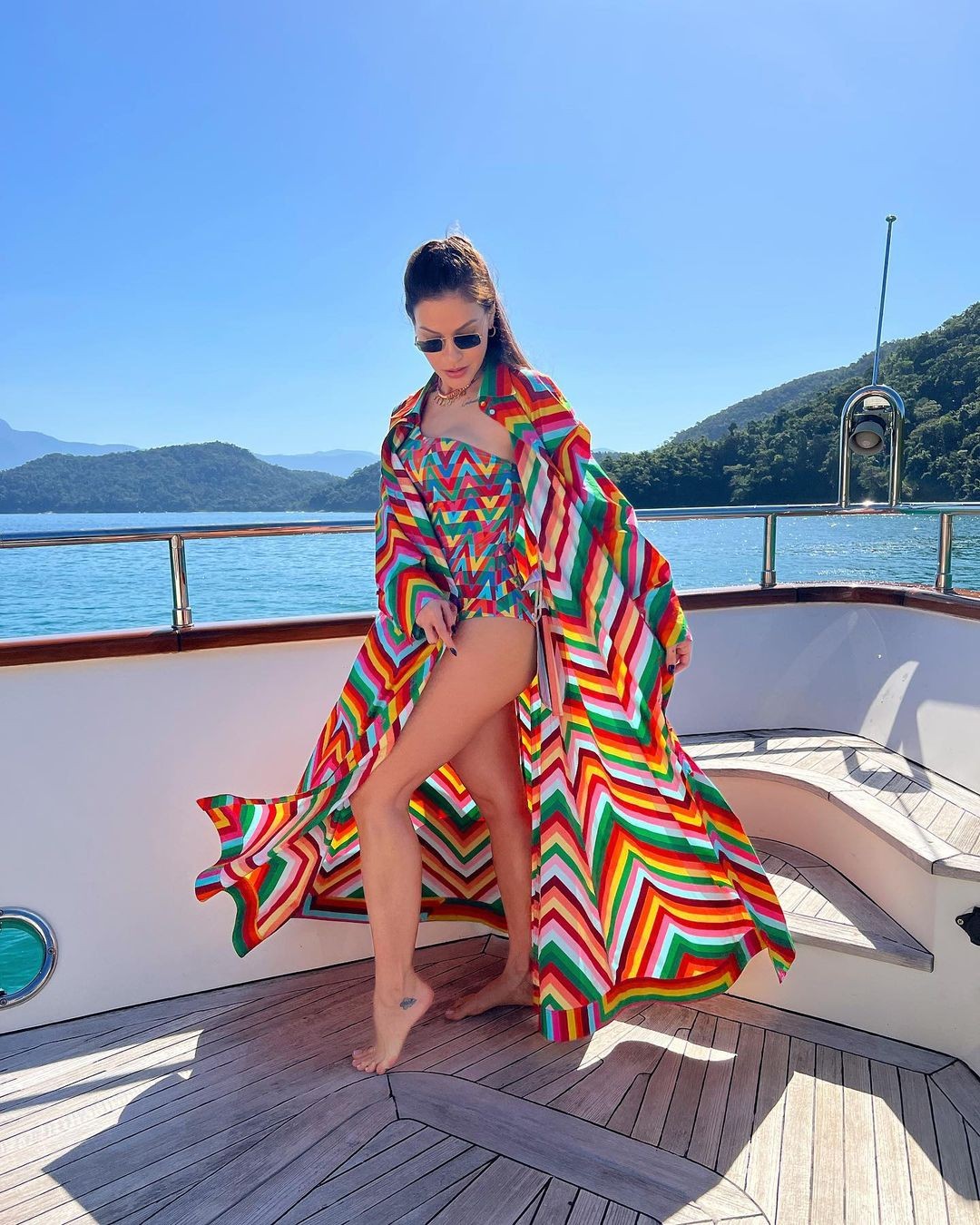 Andressa Suita Posa Com Maiô Colorido Em Angra Dos Reis E Encanta Seguidores Revista Marie 