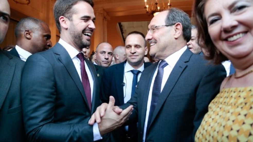 Logo após posse na Assembleia Legislativa, Leite foi até o Palácio Piratini para receber o cargo do ex-governador, José Ivo Sartori  — Foto: Dani Barcellos/Palácio Piratini