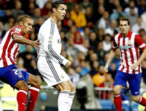 Cristiano Ronaldo jogo Real Madrid contra Atlético de Madri (Foto: EFE)