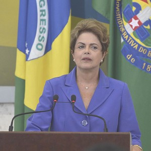 A presidente Dilma Rousseff durante encontro de trabalho – Pronatec Jovem Aprendiz na micro e pequena empresa no Palácio do Planalto em Brasília (DF) (Foto: José Cruz/Agência Brasil)