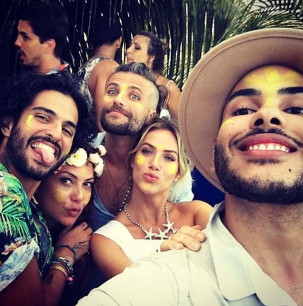 Giovanna Ewbank e Bruno Gagliasso com amigos (Foto: Reprodução/Instagram)