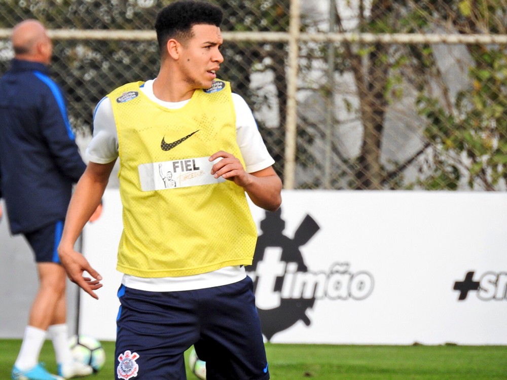 Corinthians pode ter Marquinhos Gabriel no sábado; veja como foi o treino