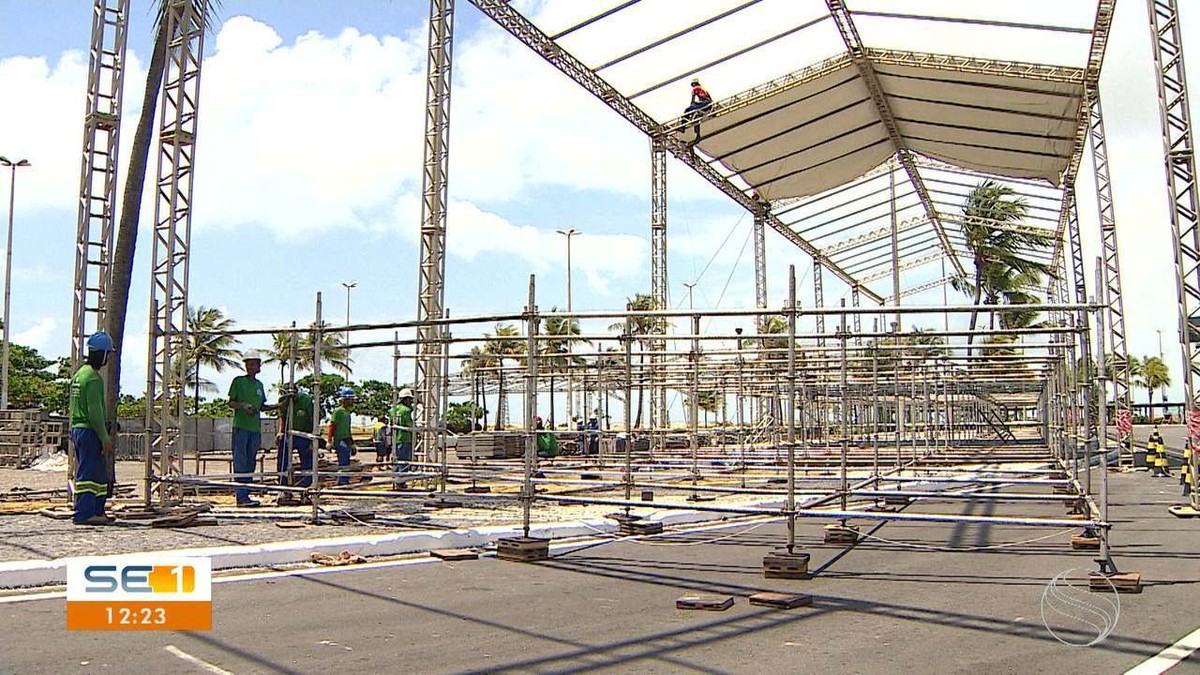 Estrutura do Pré-Caju 2022 está sendo montada na Orla da Atalaia em Aracaju