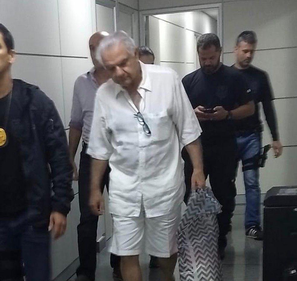 O ex-secretário Elias Miziara ao chegar à sede da Polícia Civil do DF — Foto: Arquivo Pessoal