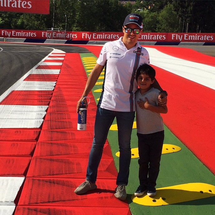 Felipe Massa com o filho Filipinho no circuito de Spielberg (Foto: Divulgação)