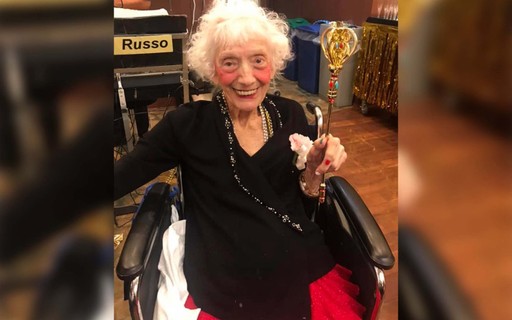 Mulher de 102 anos vence a Covid-19 duas vezes - Revista Marie Claire