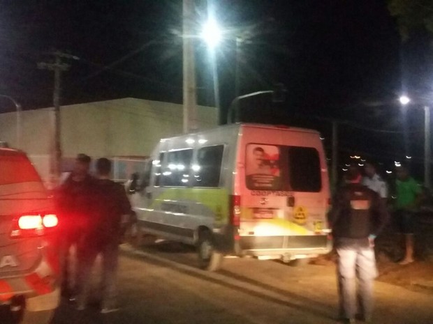PM é morto em tentativa de assalto a van com estudantes em Juazeiro do Norte (Foto: Biana Alencar/TV Verdes Mares)